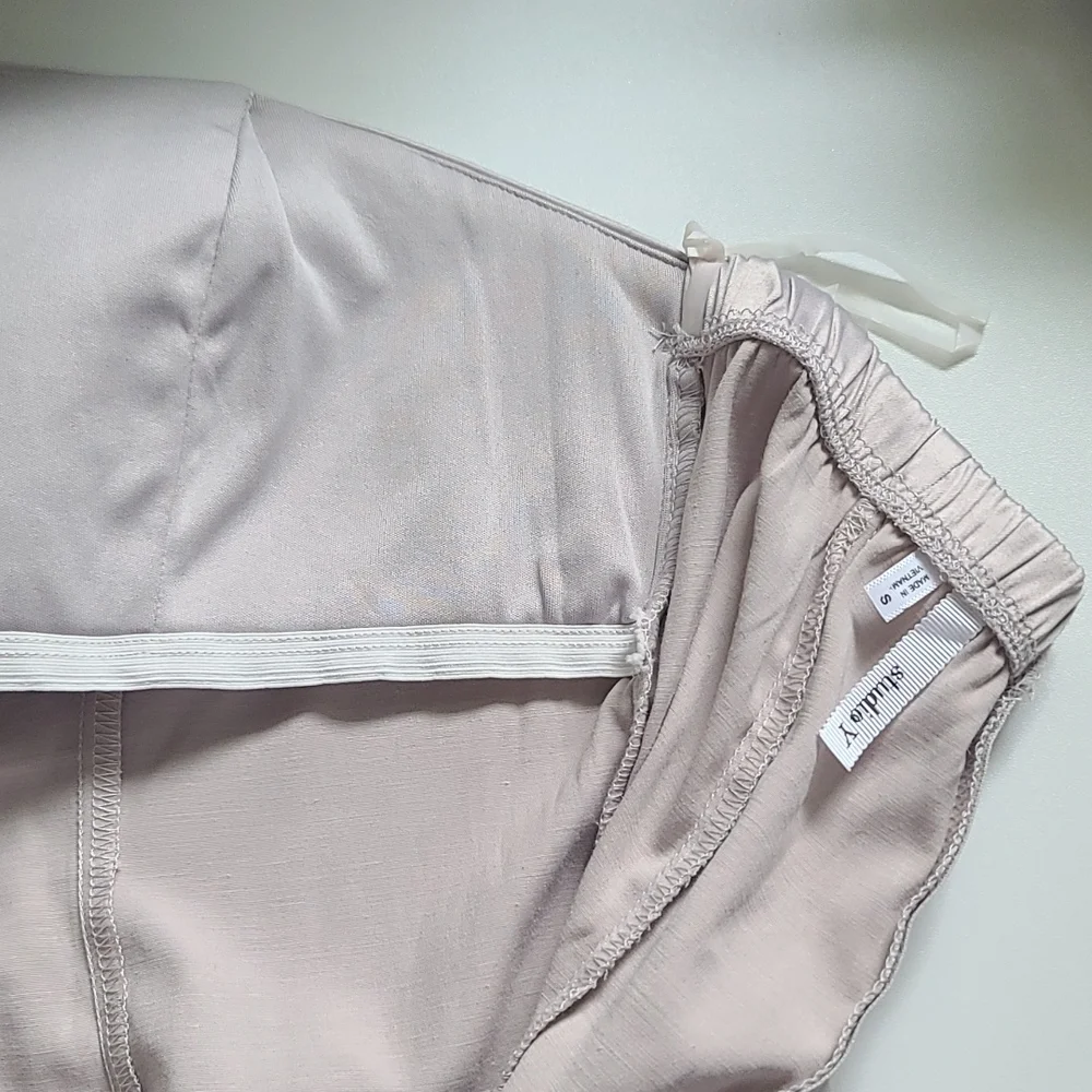 Studio Y Silver Ruffle Top - Picture 5 of 6